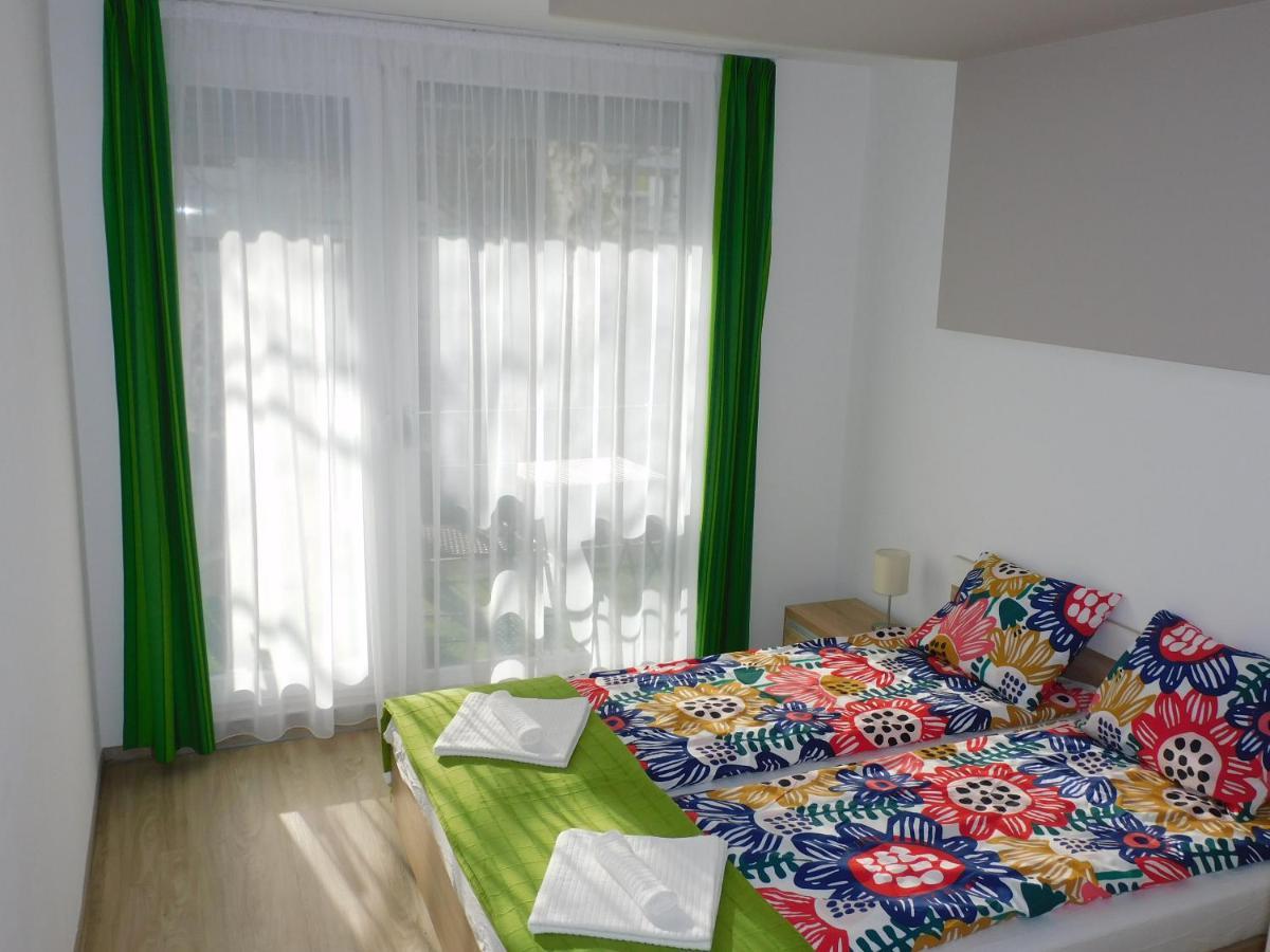 Katamaran Apartment Siofok Bagian luar foto