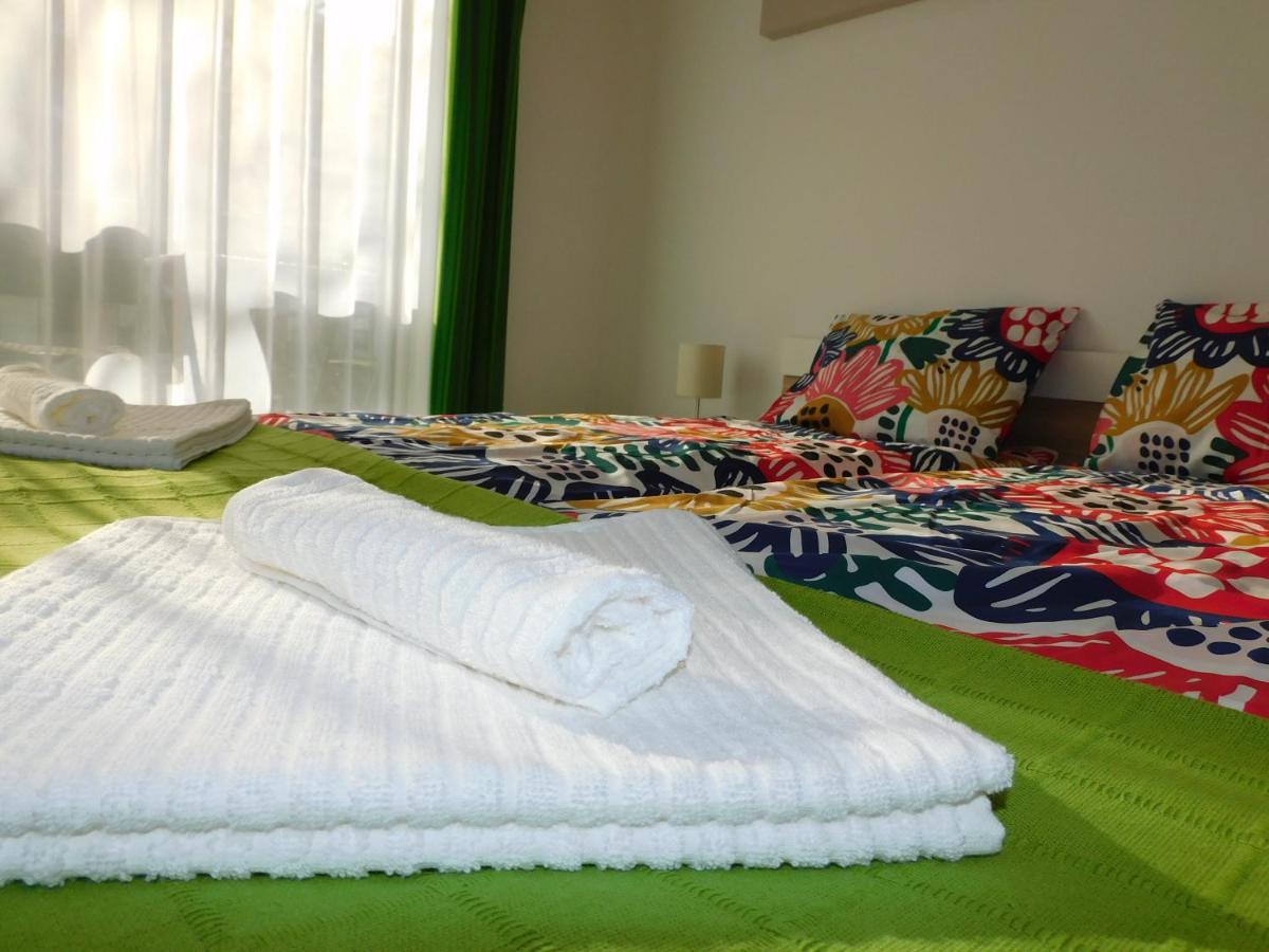 Katamaran Apartment Siofok Bagian luar foto