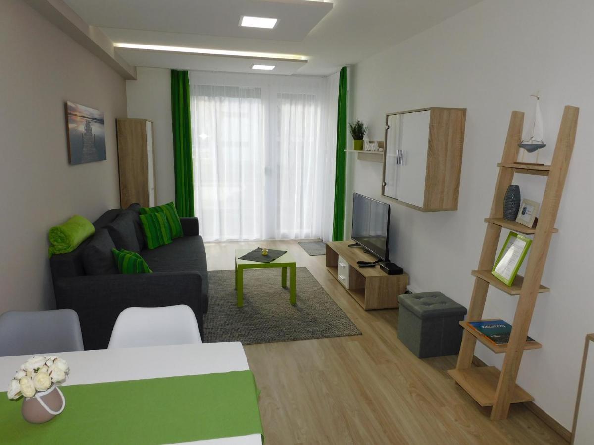 Katamaran Apartment Siofok Bagian luar foto