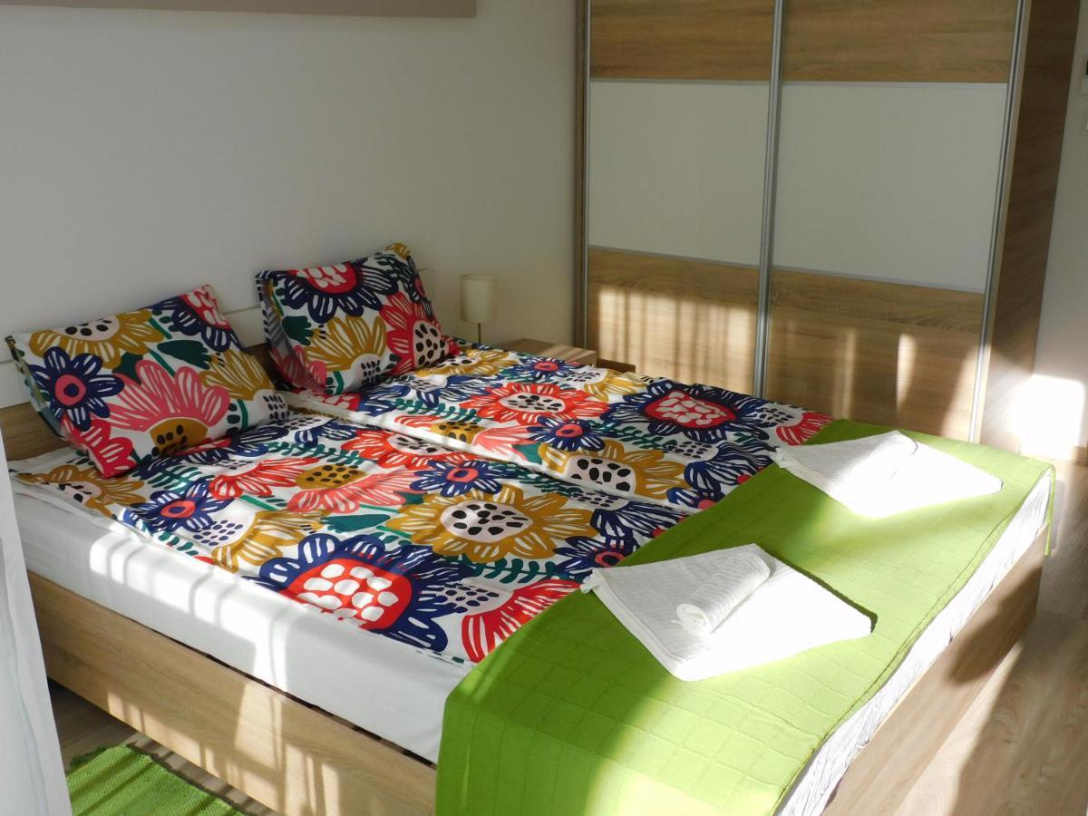 Katamaran Apartment Siofok Bagian luar foto