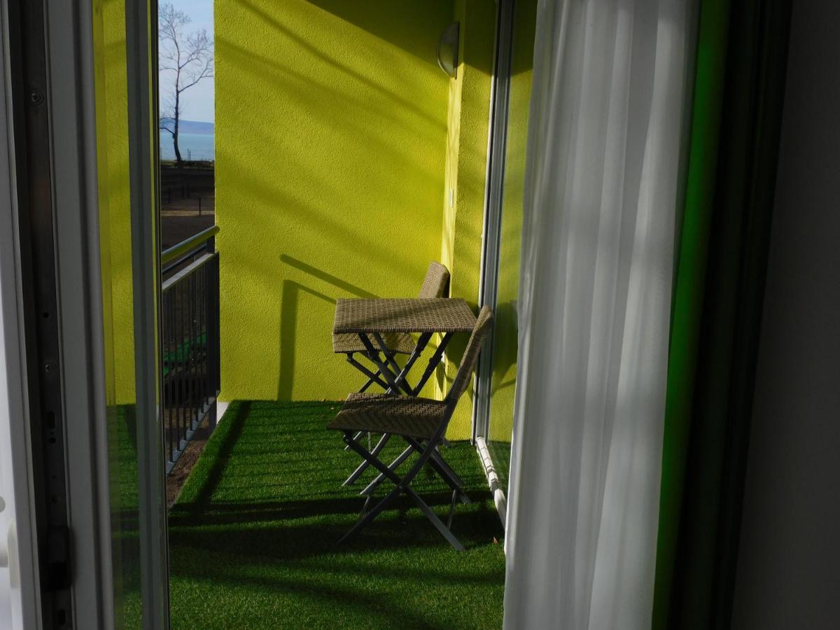 Katamaran Apartment Siofok Bagian luar foto