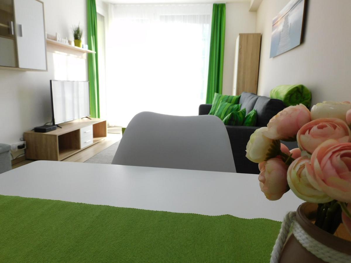 Katamaran Apartment Siofok Bagian luar foto