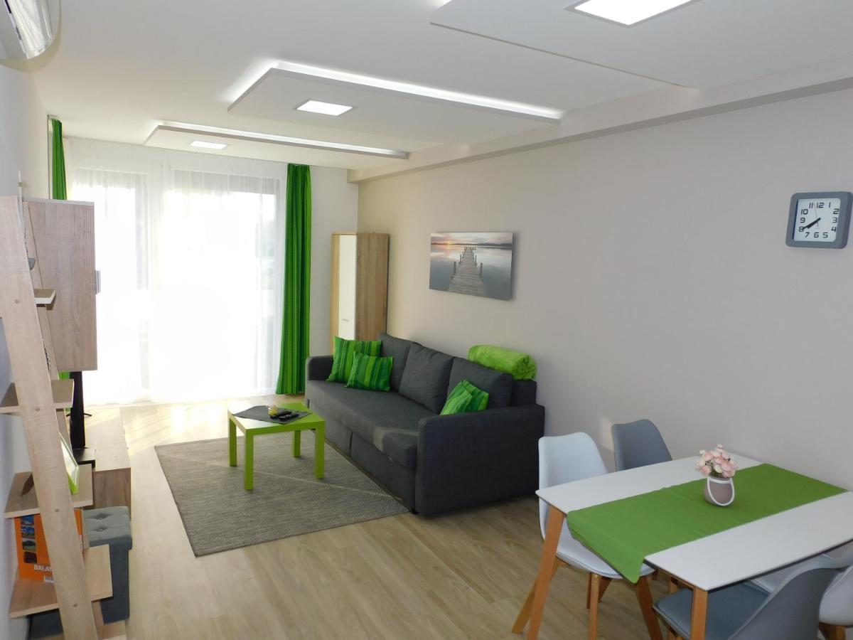 Katamaran Apartment Siofok Bagian luar foto